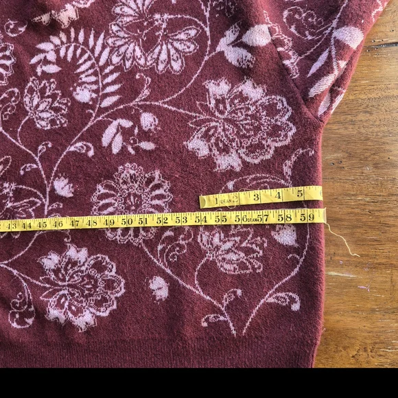 Elegant Floral Women's Turtleneck Sweater - Burgundy and Pink - Picture 6 of 6